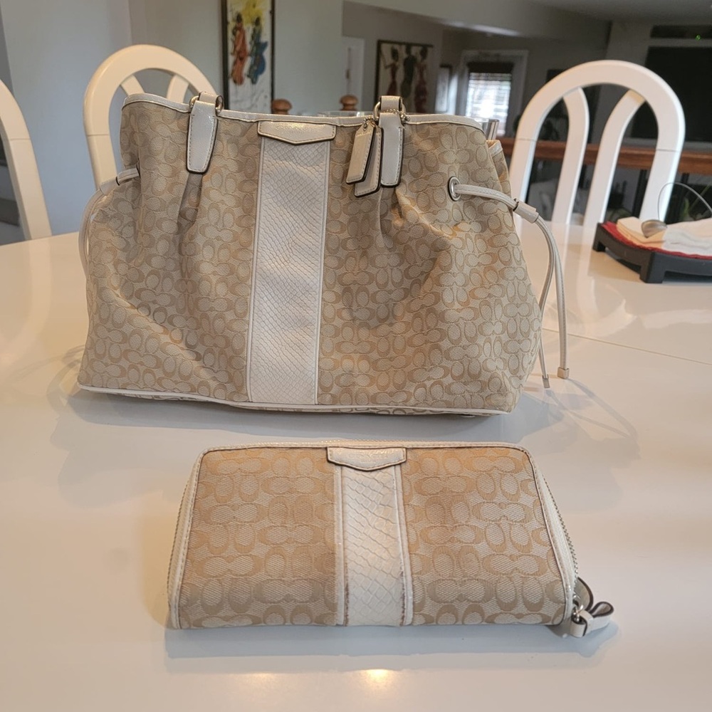 COACH: Vintage Beige Purse w/ matching wallet